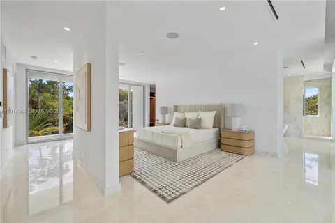 $10,495,000 | 6720 Southwest 98th Street, Pinecrest, FL 33156