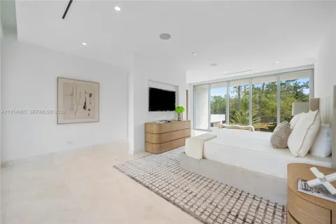 $10,495,000 | 6720 Southwest 98th Street, Pinecrest, FL 33156