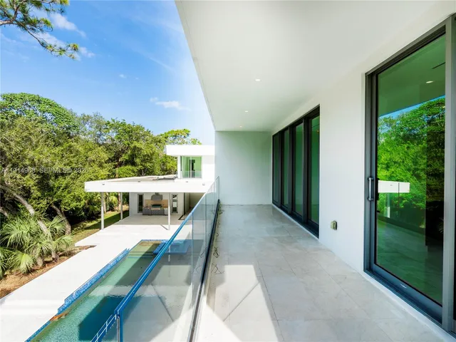 $10,995,000 | 6720 Southwest 98th Street, Pinecrest, FL 33156