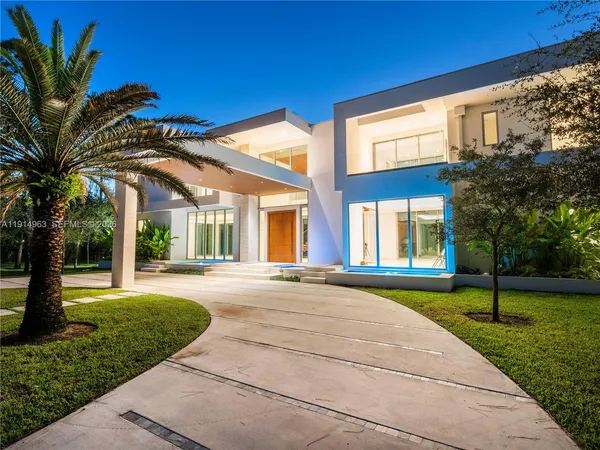 $10,495,000 | 6720 Southwest 98th Street, Pinecrest, FL 33156