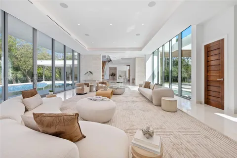 $10,495,000 | 6720 Southwest 98th Street, Pinecrest, FL 33156