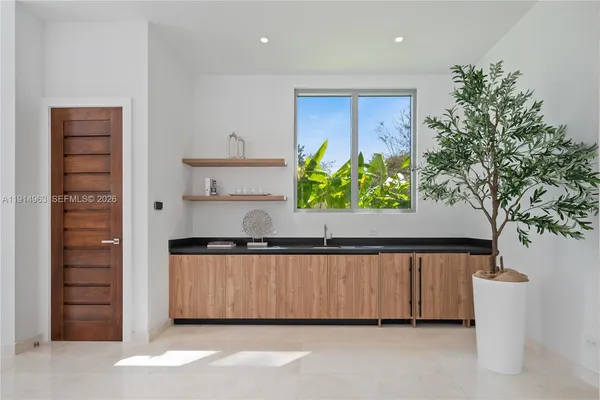 $10,495,000 | 6720 Southwest 98th Street, Pinecrest, FL 33156