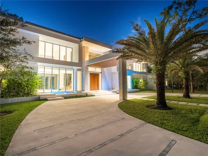 $10,995,000 | 6720 Southwest 98th Street, Pinecrest, FL 33156
