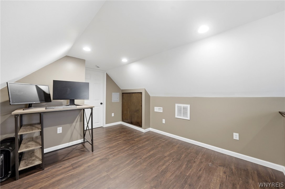 3456 South Newstead Road Alden, NY 14001 - Photo 11 of 32 Bonus room 13'x10'