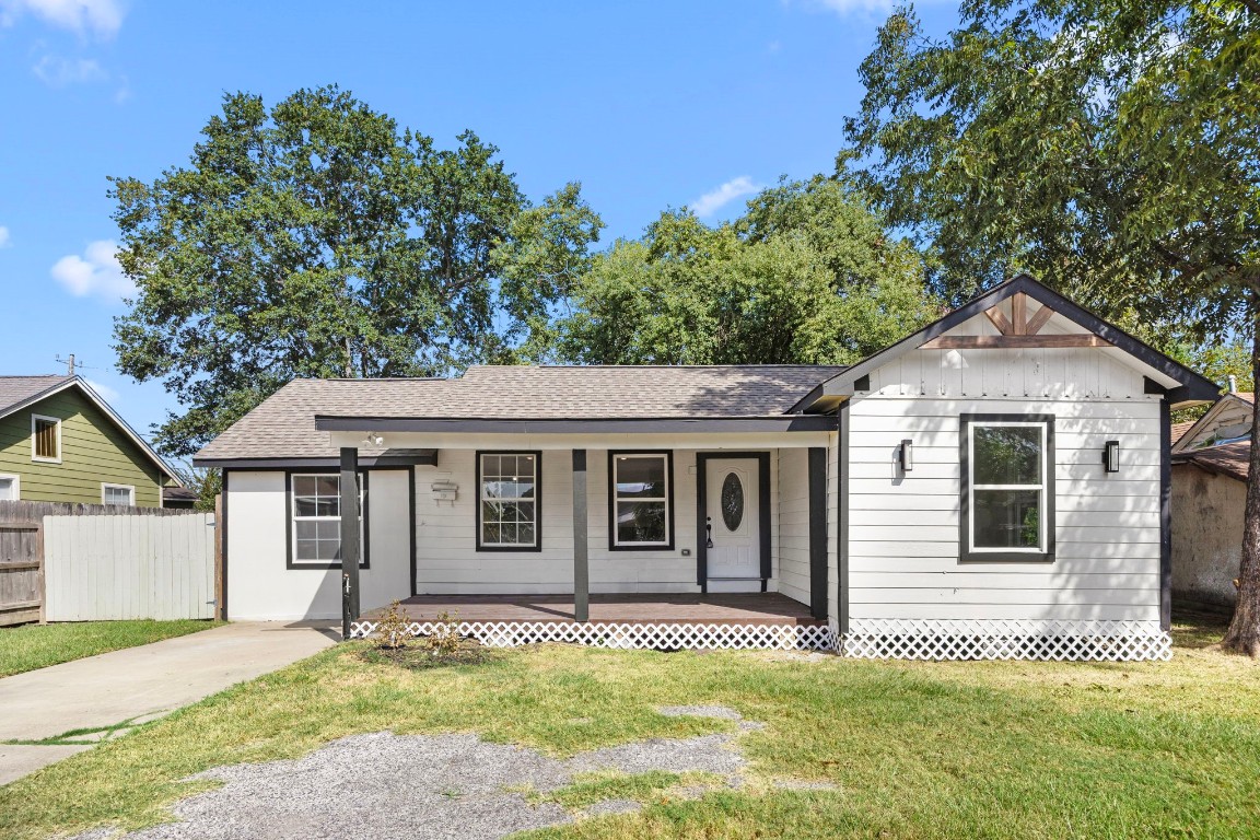 905 Elm Avenue Pasadena, TX 77506 - Photo 3 of 21 front view of a house