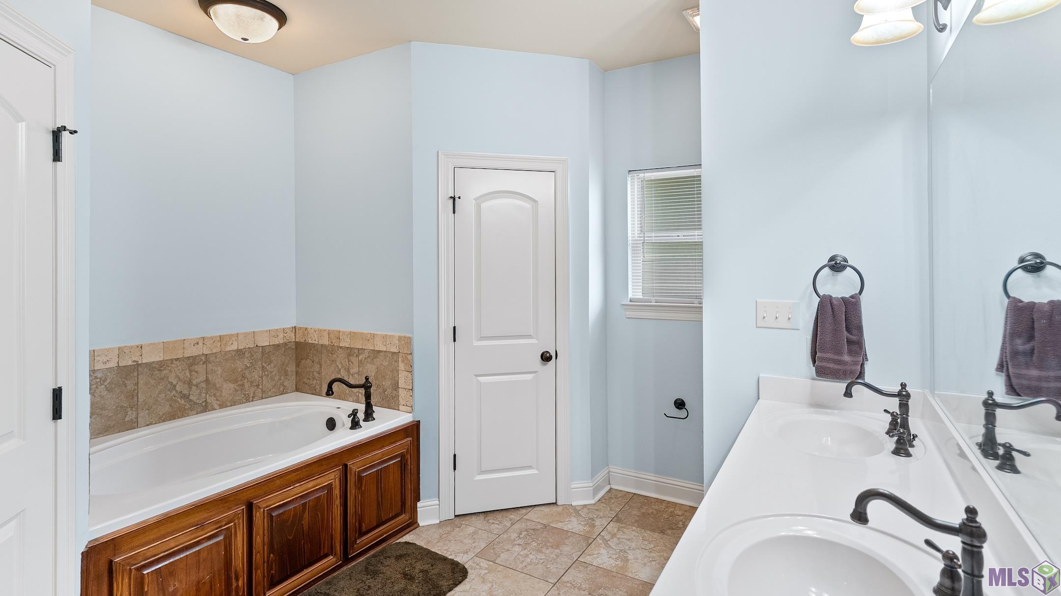 3121 Parish Road Thibodaux, LA 70301 - Photo 11 of 19 Gallery Image 11