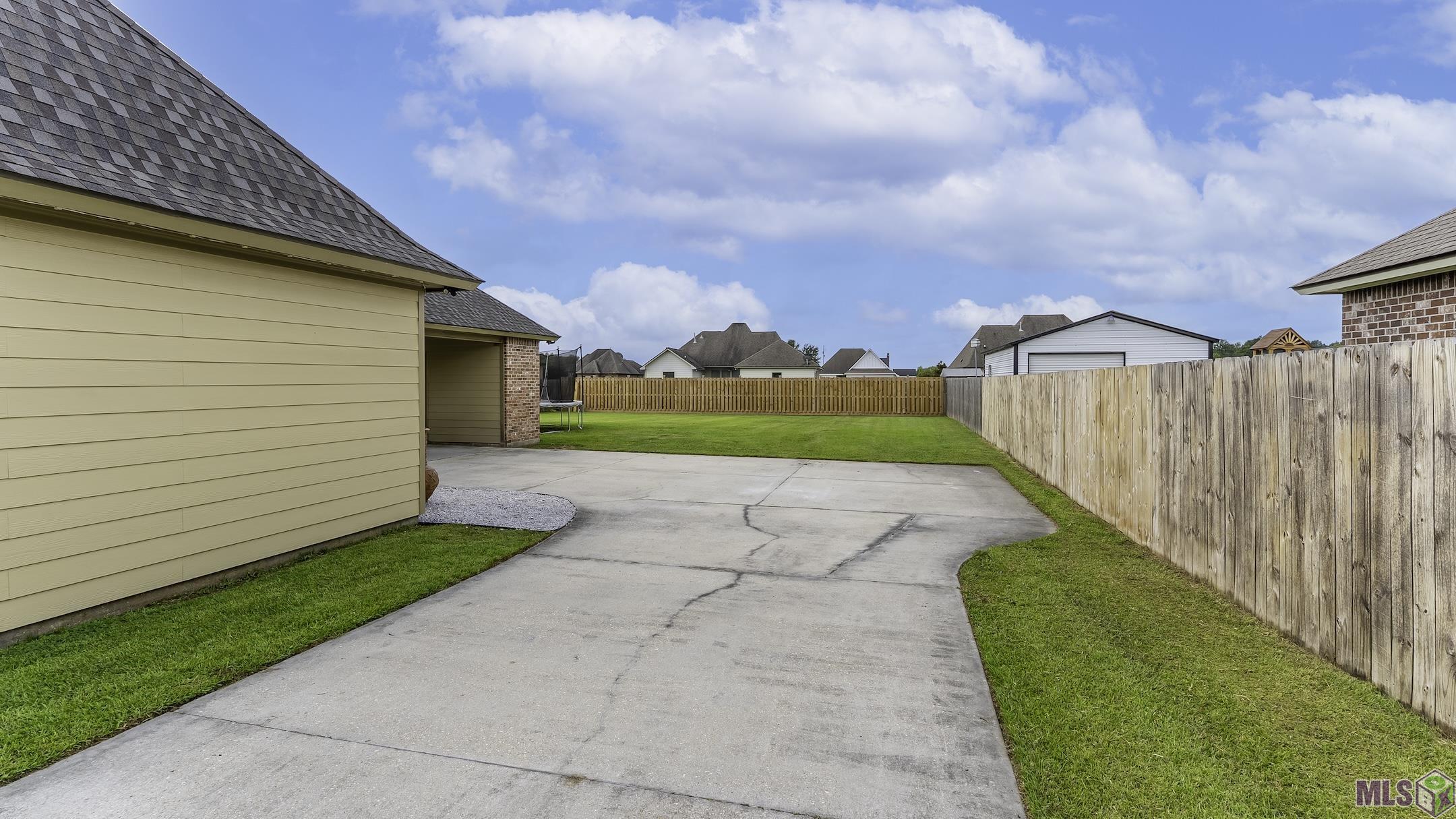 3121 Parish Road Thibodaux, LA 70301 - Photo 17 of 19 Gallery Image 17