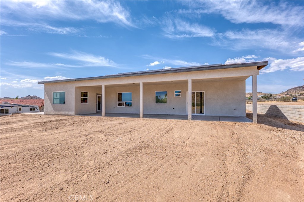 19707 Roanoke Road Apple Valley, CA 92307 - Photo 14 of 63