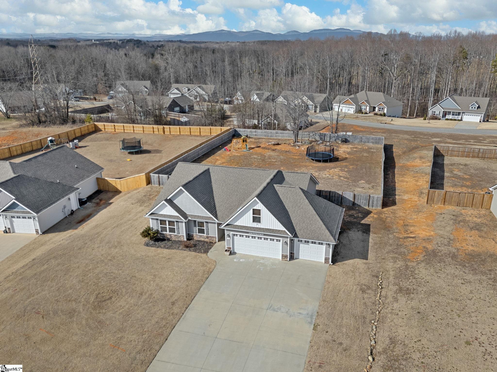 231 Gala Lane Inman, SC 29349 - Photo 2 of 38