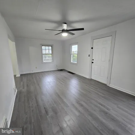 $2,100 | 21676 North Essex Drive, Lexington Park, MD 20653