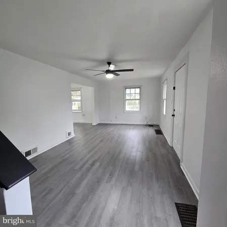 $2,100 | 21676 North Essex Drive, Lexington Park, MD 20653