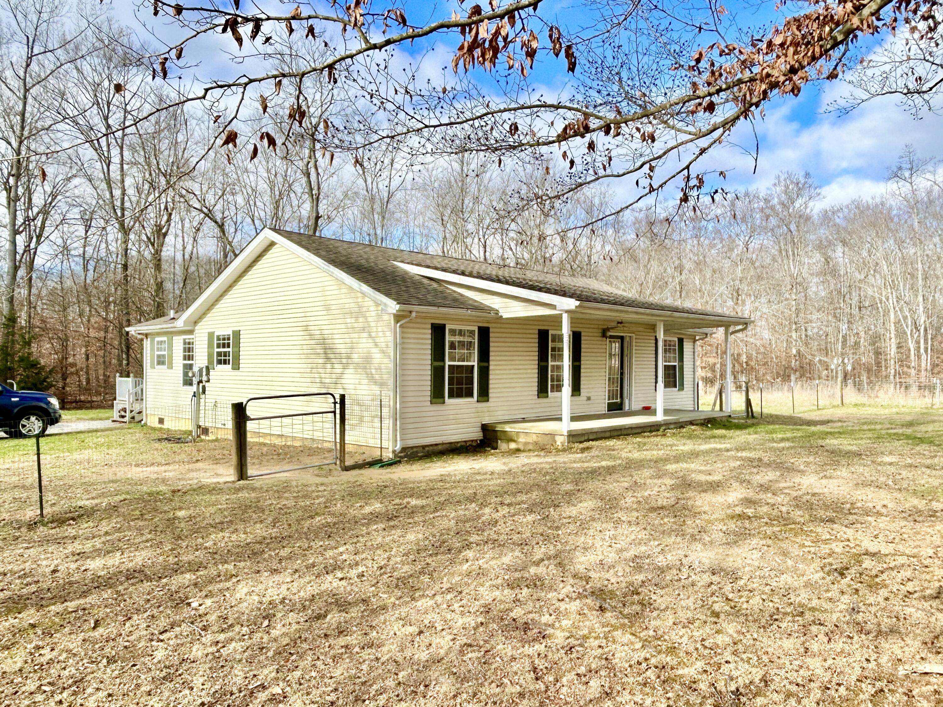 783 Woods Road Nancy, KY 42544 - Photo 5 of 37 IMG_E7536