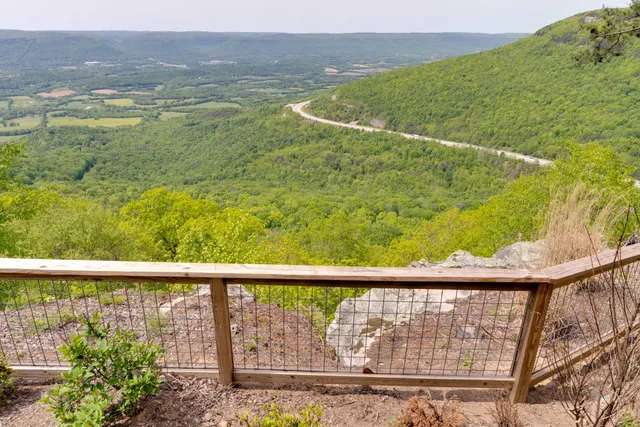 $560,000 | 1004 Window Rock Road, Dunlap, TN 37327