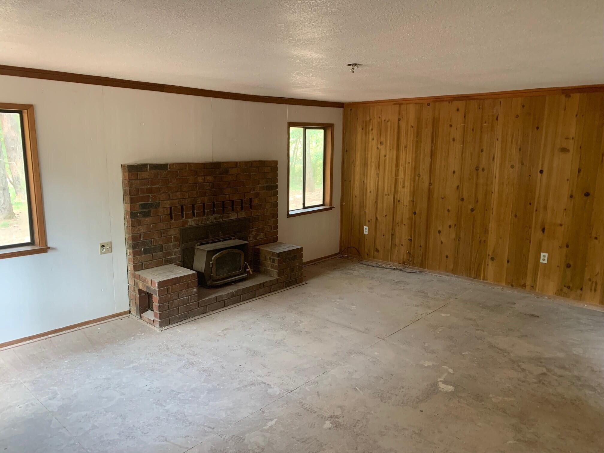 877 Crow Road Merlin, OR 97532 - Photo 10 of 25 2