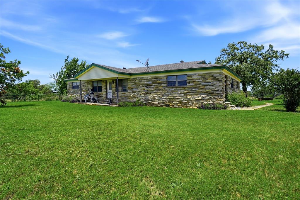 2186 Gilliland Road Springtown, TX 76082 - Photo 13 of 25