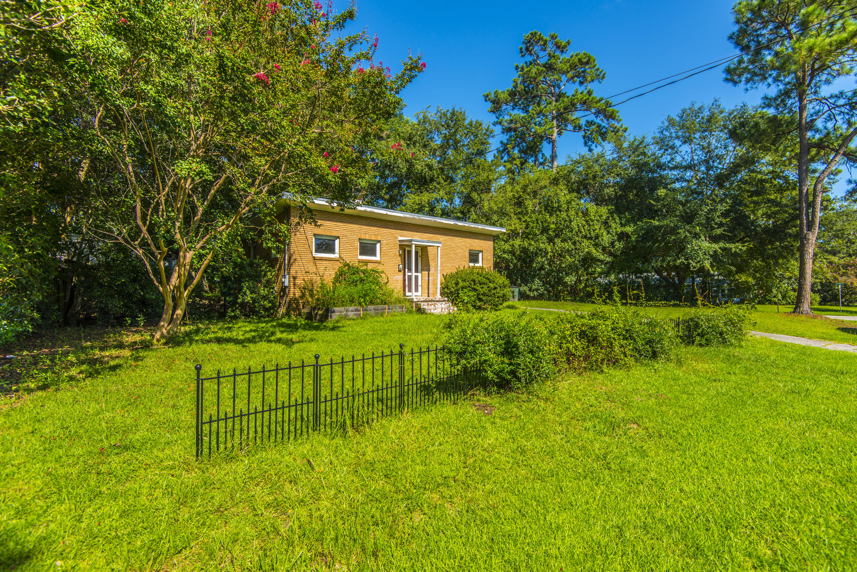 760 Shelley Road Charleston, SC 29407 - Photo 1 of 14 front side