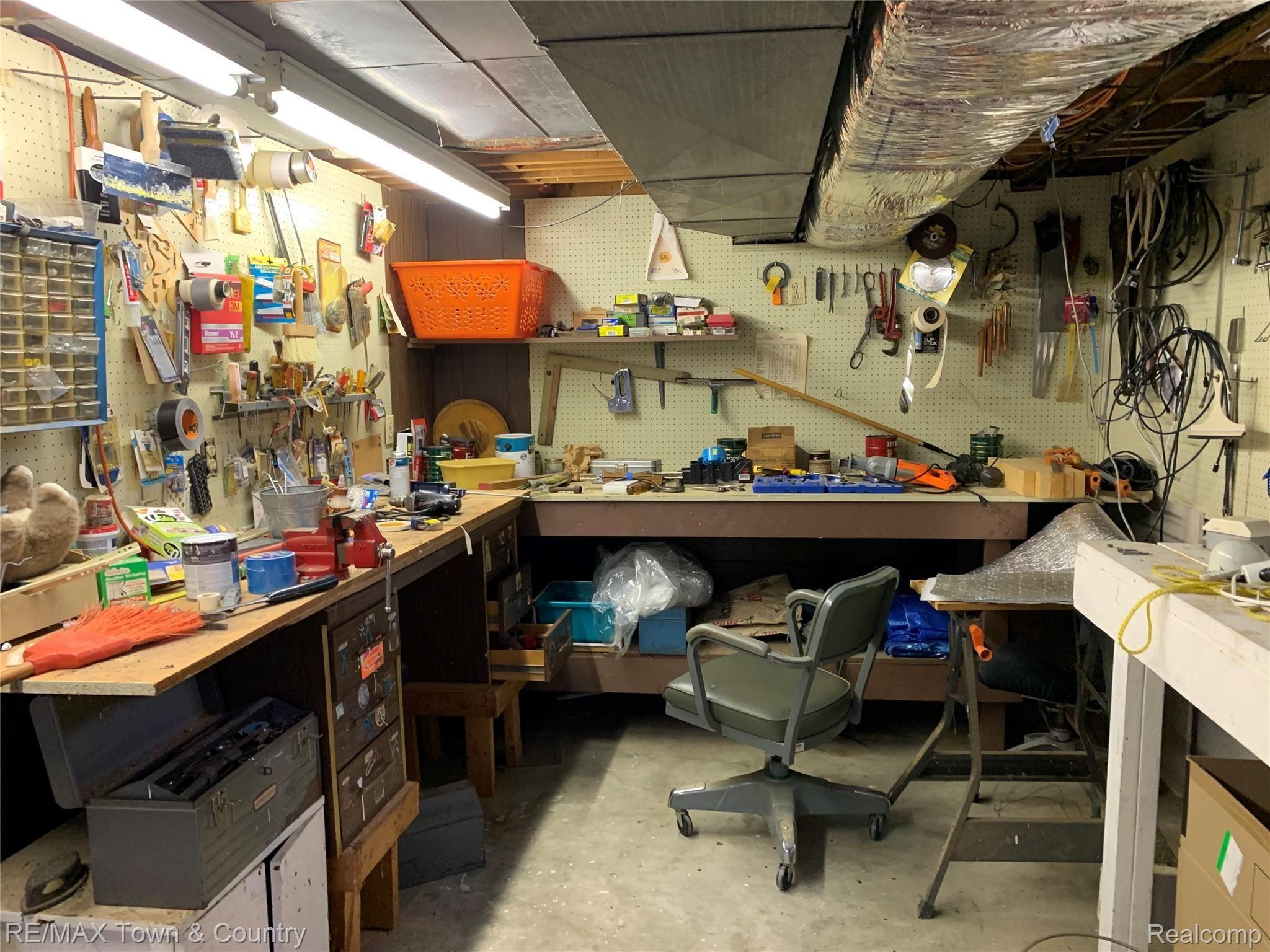 5383 Flushing Road Flushing, MI 48433 - Photo 22 of 28 flushing workshop.jpg