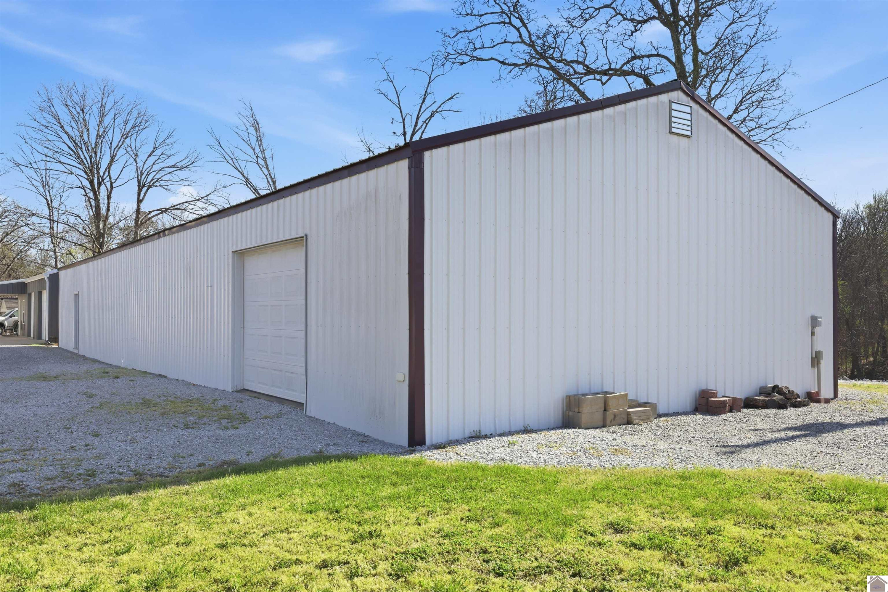 1730 Liberty Road Murray, KY 42071 - Photo 37 of 47 Photo 37