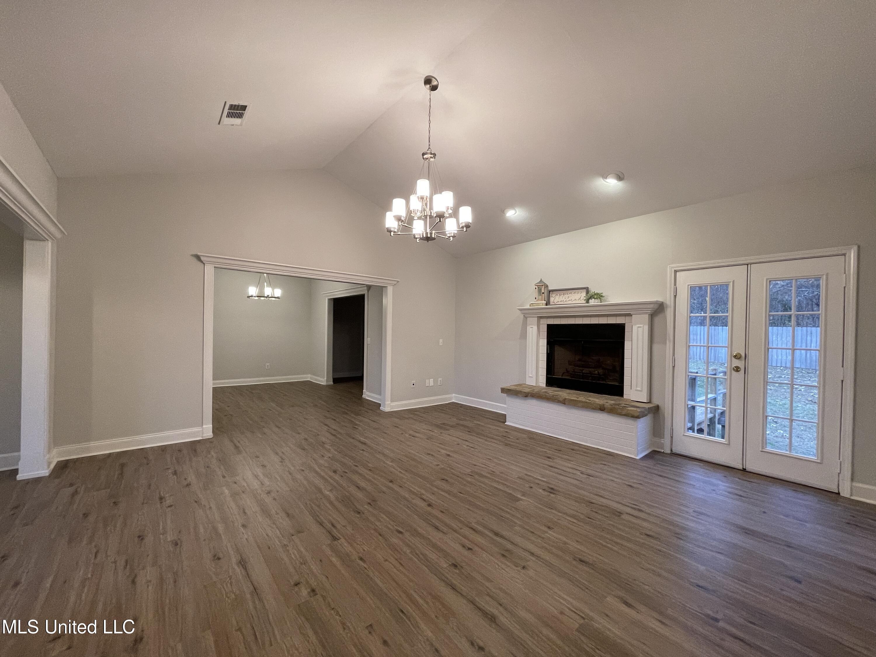 960 Ridgeside Drive Brandon, MS 39042 - Photo 15 of 50 Photo Dec 03, 4 26 41 PM