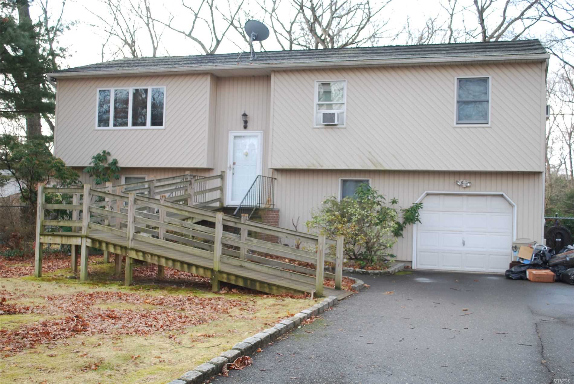14 Ronde Drive Commack, NY 11725 - Photo 1 of 1 Gallery Image 1
