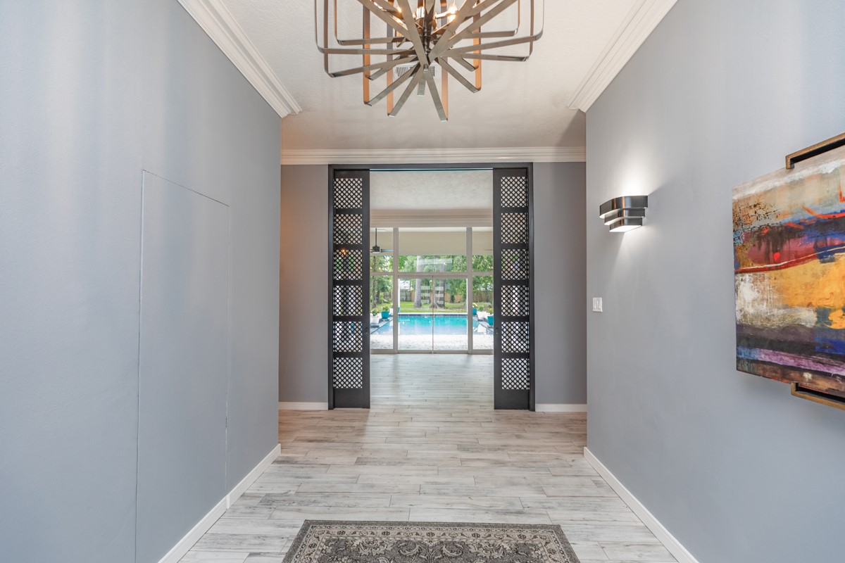 1380 Thomas Road Beaumont, TX 77706 - Photo 6 of 35 a view of livingroom with furniture and chandelier fan