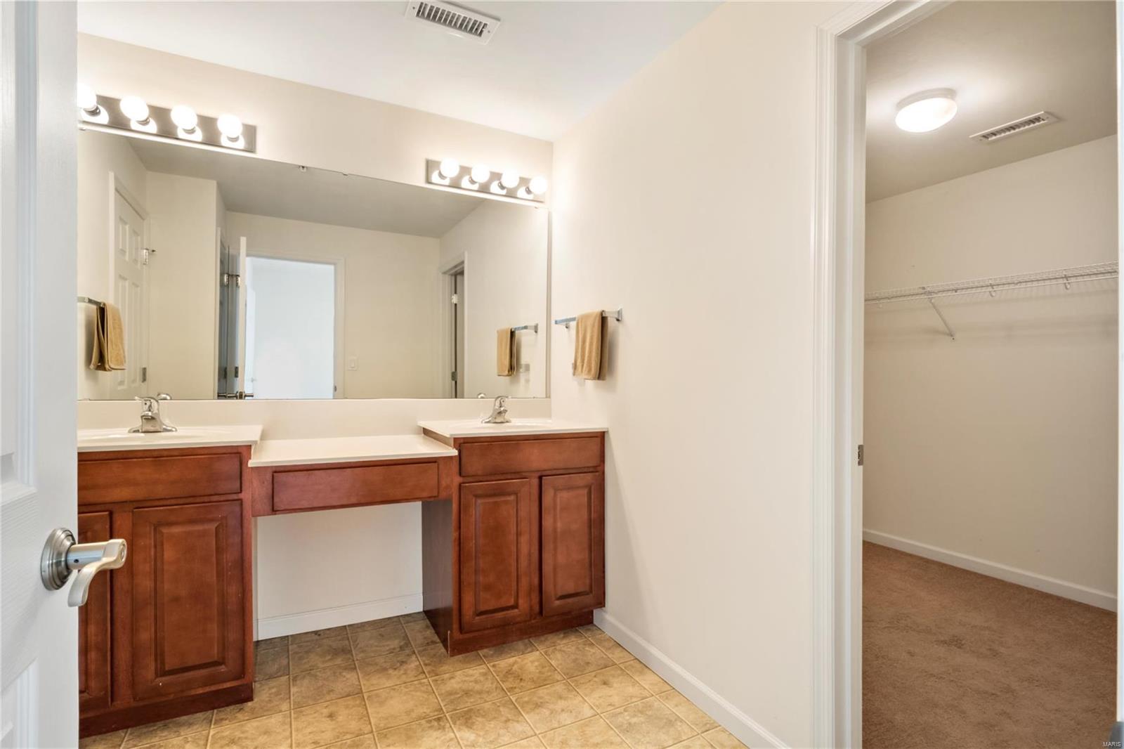 16353 Justus Post Road Chesterfield, MO 63017 - Photo 13 of 31 Gallery Image 13
