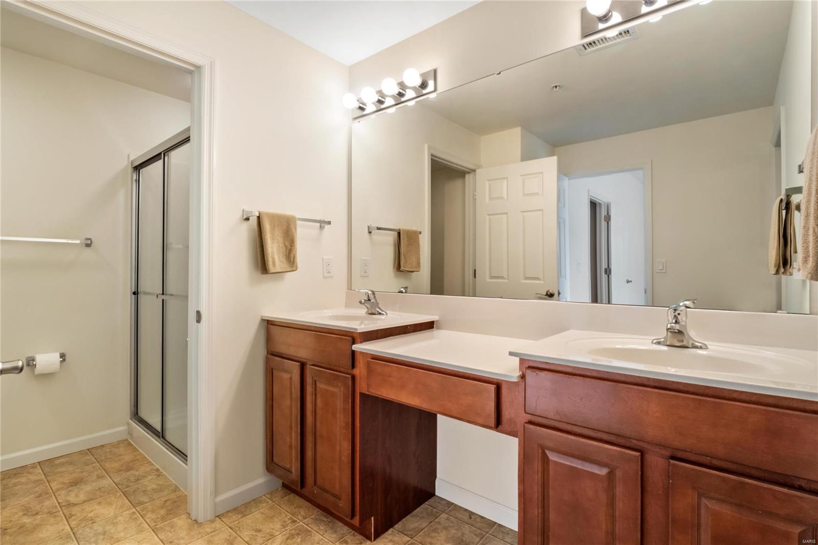 16353 Justus Post Road Chesterfield, MO 63017 - Photo 14 of 31 Gallery Image 14