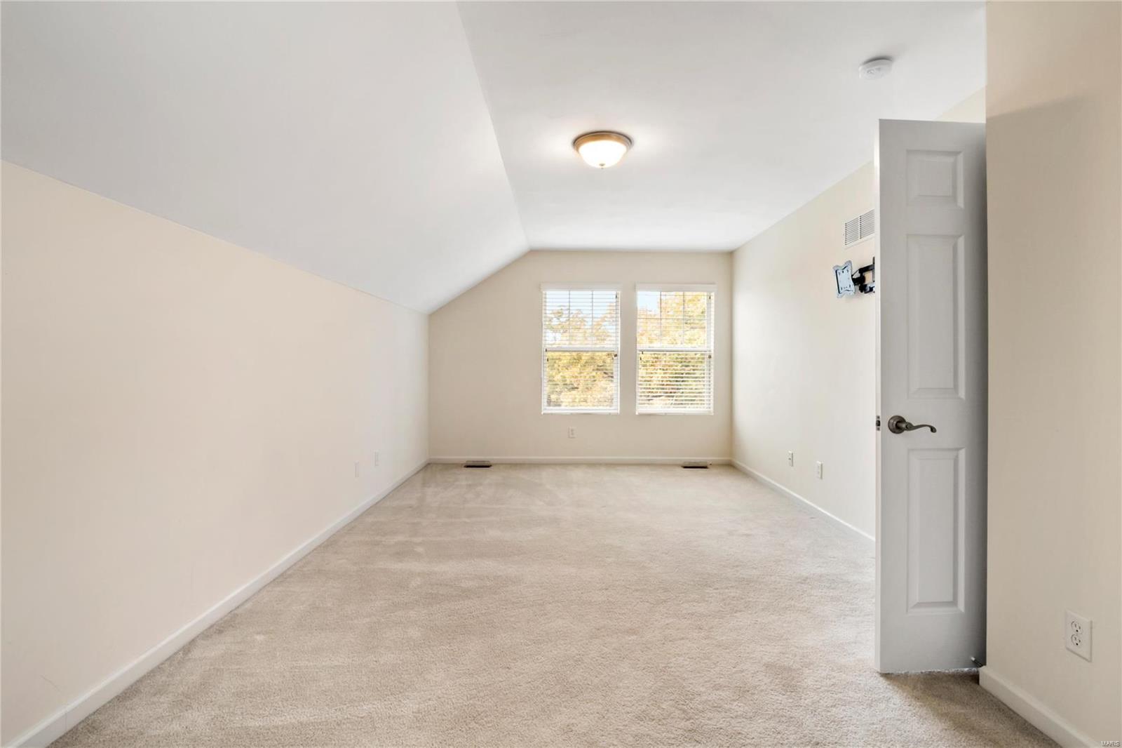 16353 Justus Post Road Chesterfield, MO 63017 - Photo 21 of 31 Gallery Image 21