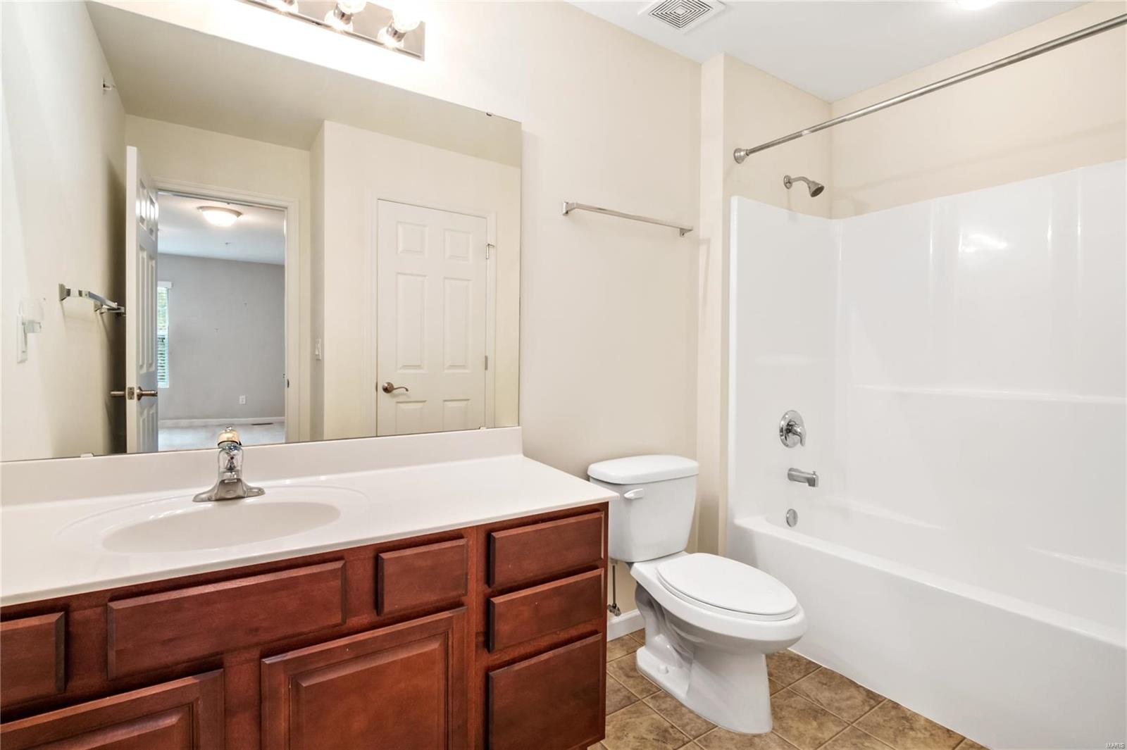 16353 Justus Post Road Chesterfield, MO 63017 - Photo 24 of 31 Gallery Image 24