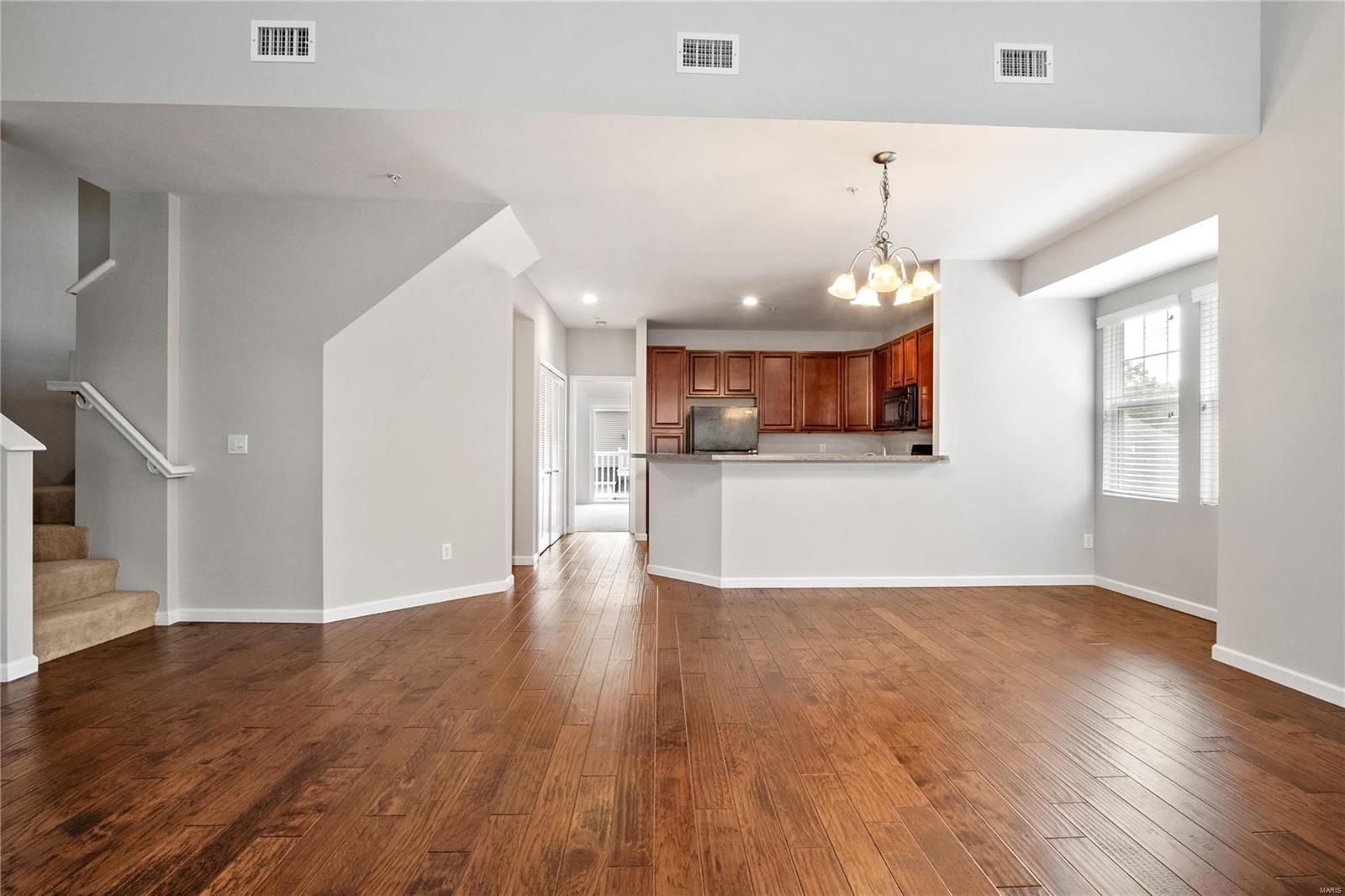 16353 Justus Post Road Chesterfield, MO 63017 - Photo 5 of 31 Gallery Image 5