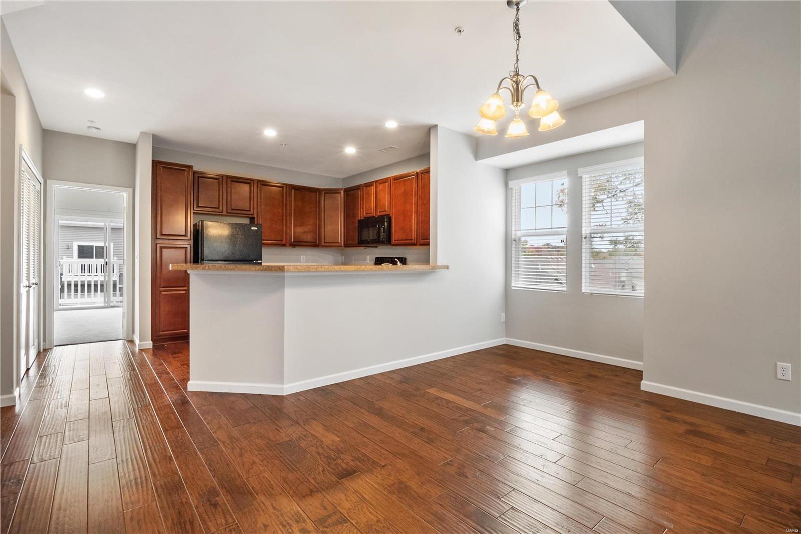 16353 Justus Post Road Chesterfield, MO 63017 - Photo 6 of 31 Gallery Image 6