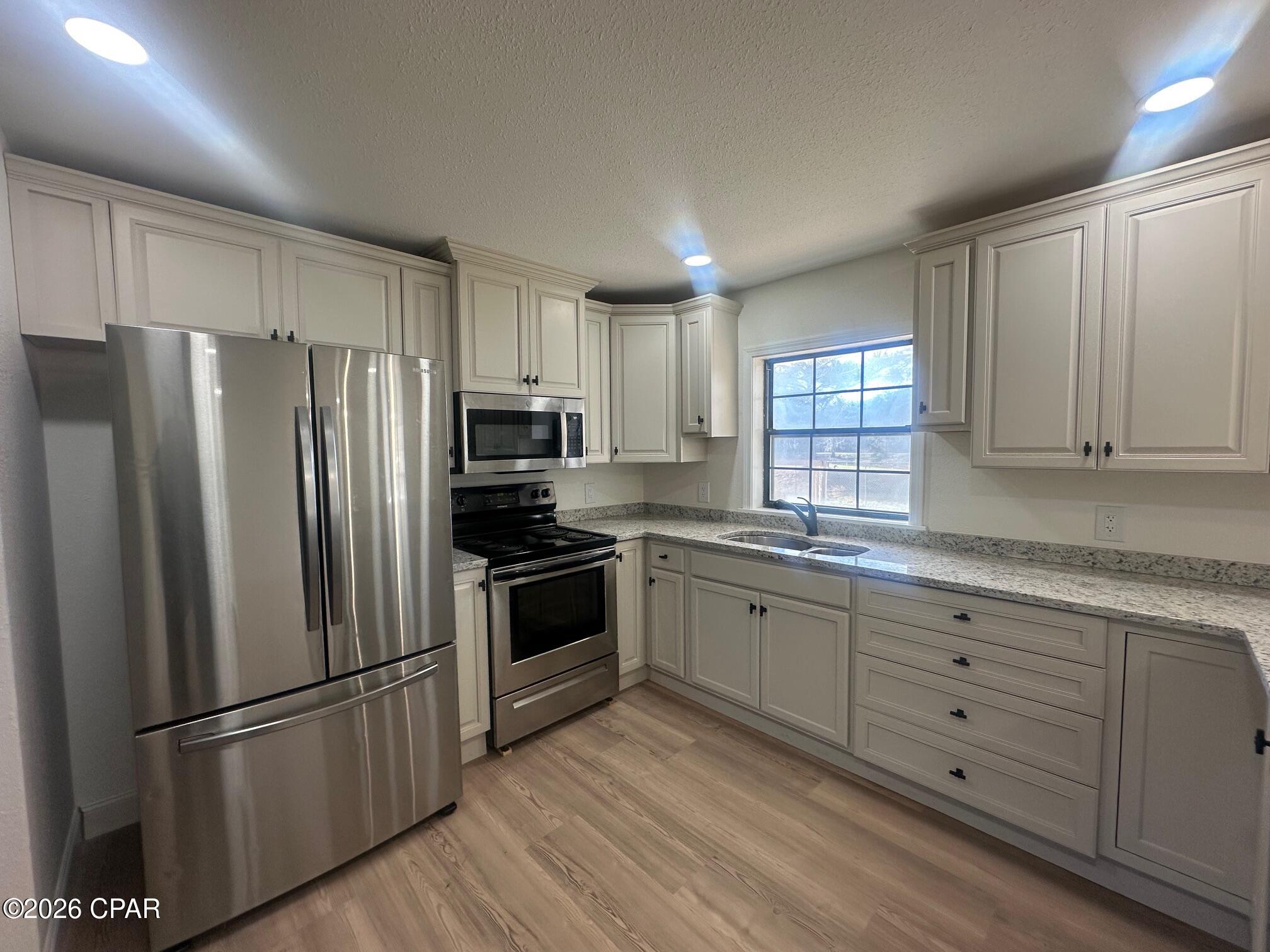 7293 Highway 90 Grand Ridge, FL 32442 - Photo 10 of 43