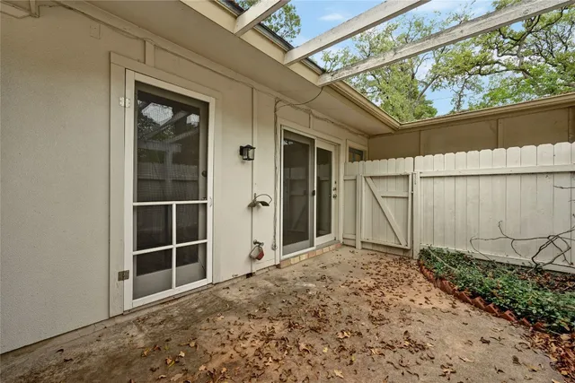 $2,500 | 2210 Quarry Road, Unit B, Austin, TX 78703