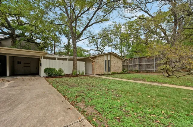 $2,500 | 2210 Quarry Road, Unit B, Austin, TX 78703