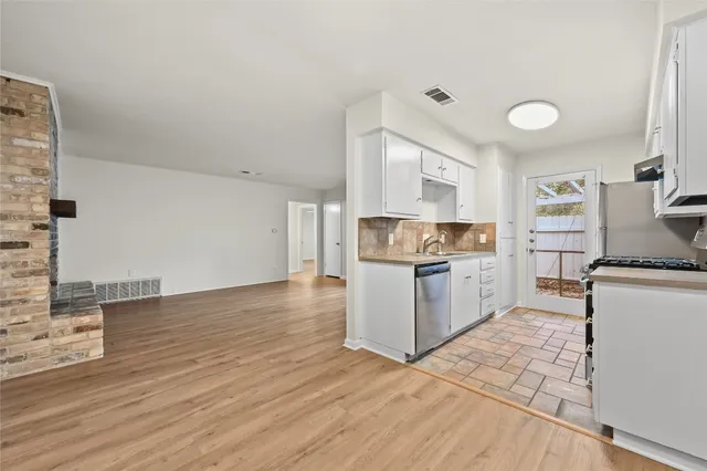 $2,500 | 2210 Quarry Road, Unit B, Austin, TX 78703