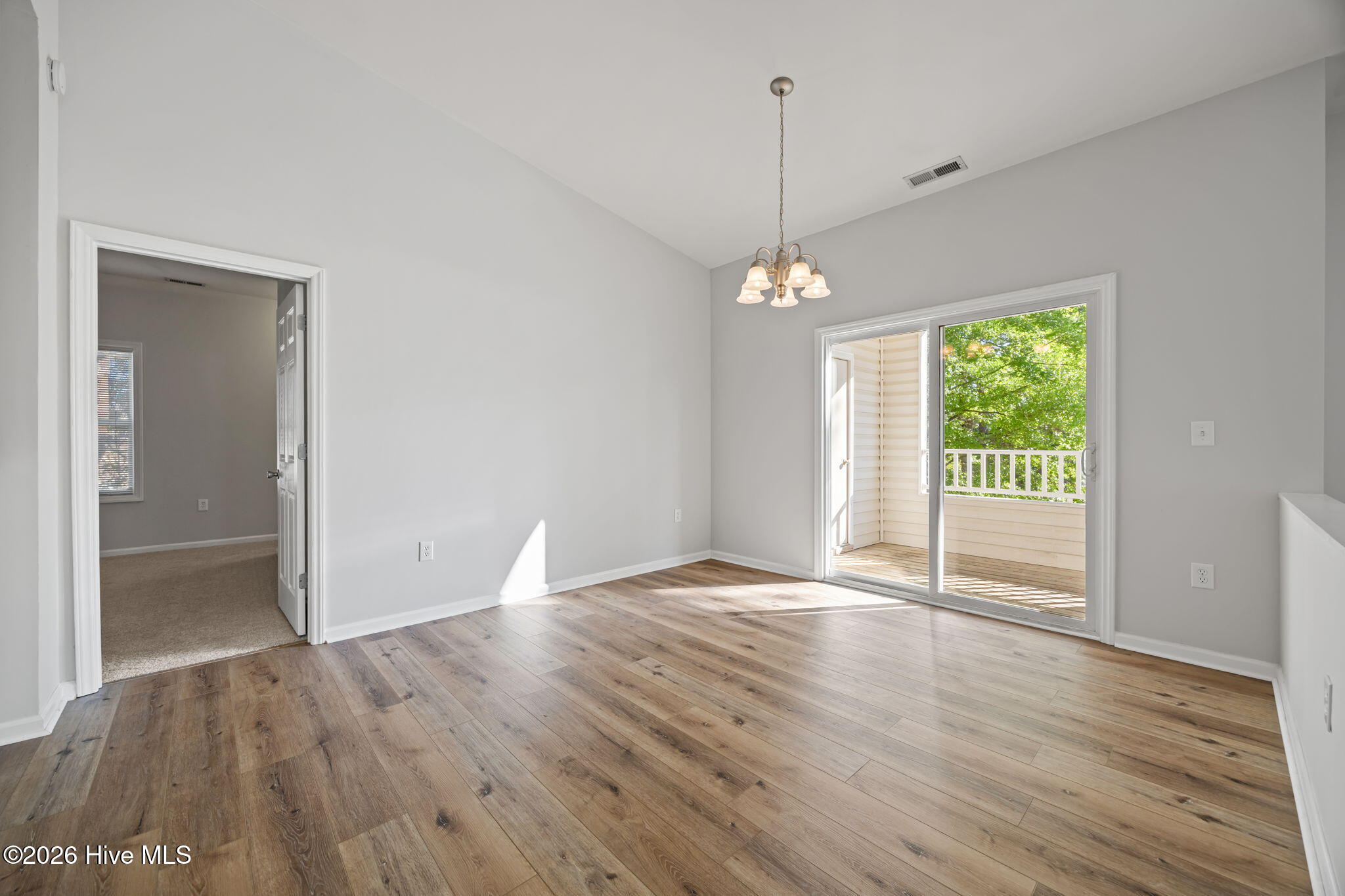 1121 Turtle Creek Road, Unit H Greenville, NC 27858 - Photo 15 of 32 18-web-or-mls-IMG_0018