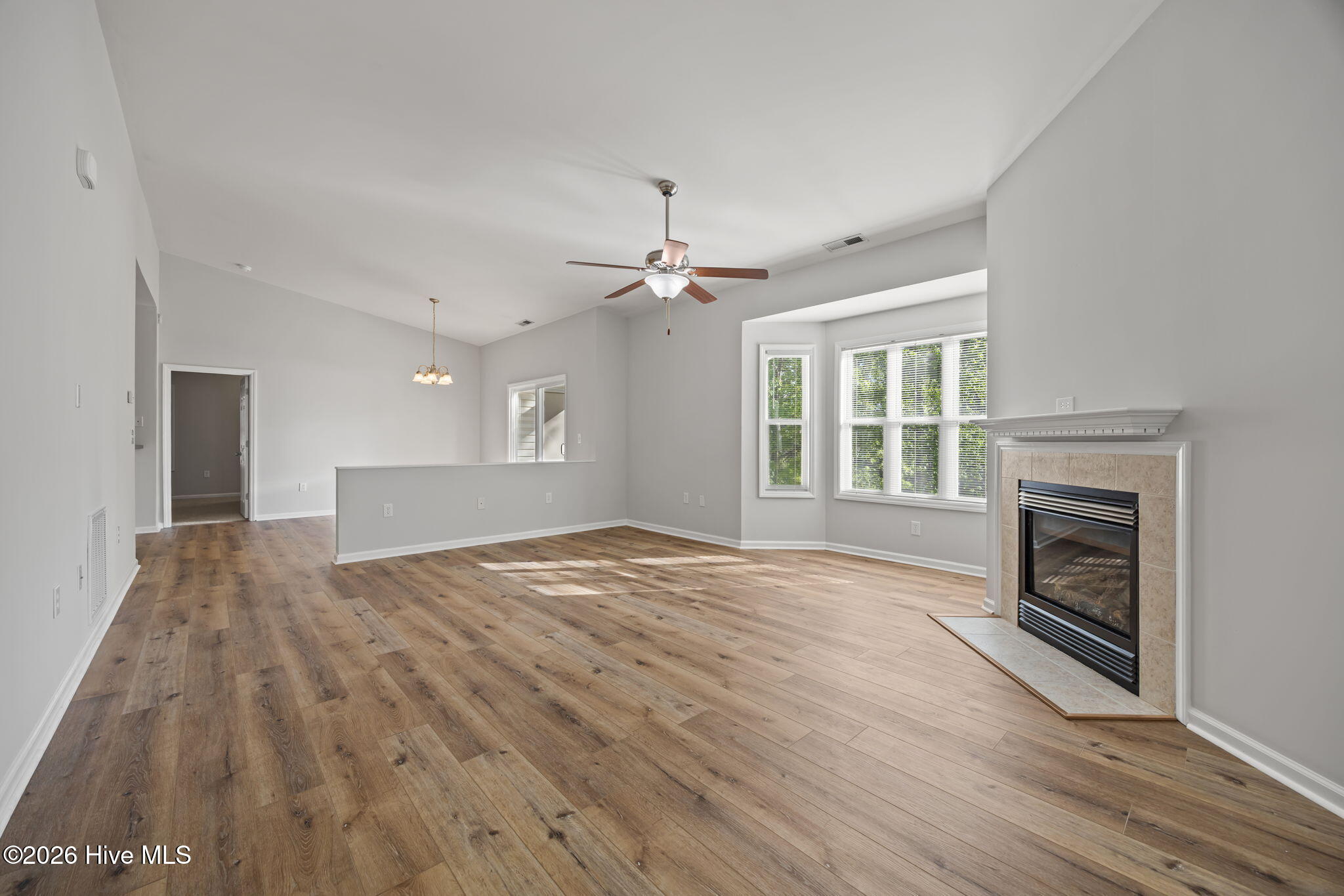 1121 Turtle Creek Road, Unit H Greenville, NC 27858 - Photo 6 of 32 14-web-or-mls-IMG_0006