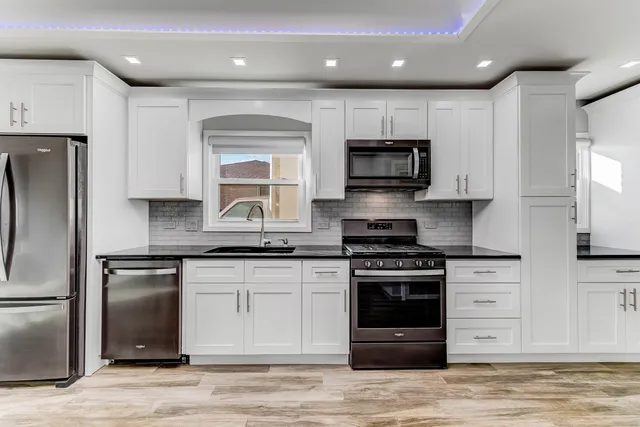 $399,900 | 7806 West 83rd Street, Bridgeview, IL 60455