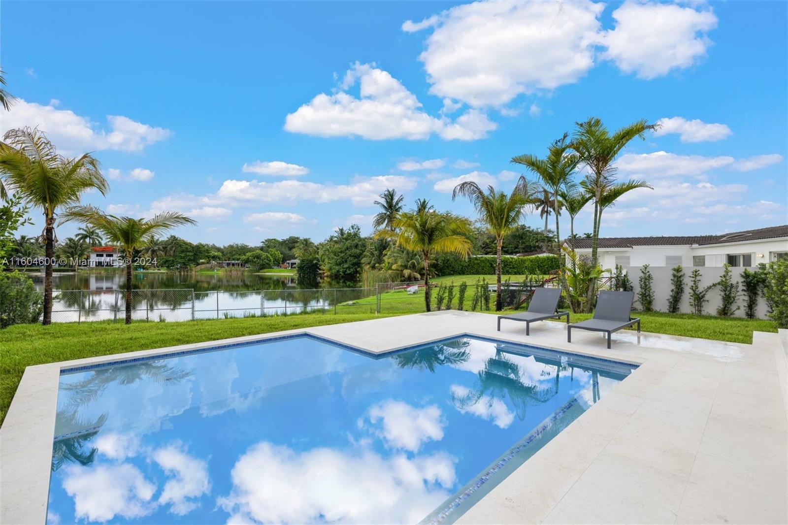 5145 Southwest 65th Avenue Miami, FL 33155 - Photo 20 of 38 Gallery Image 20
