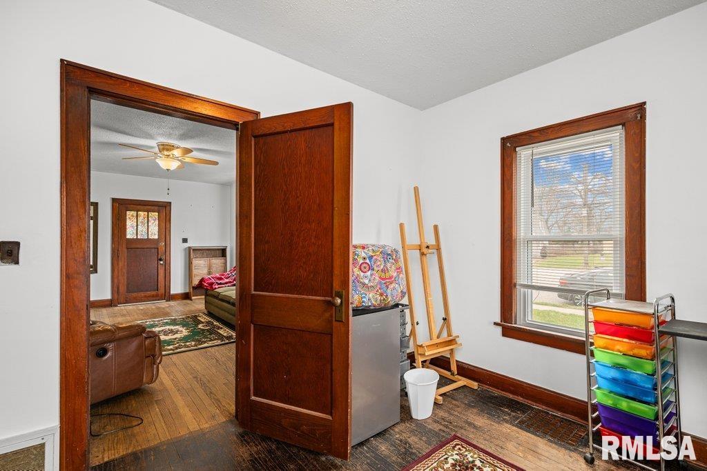 9410 New Liberty Road Walcott, IA 52773 - Photo 11 of 24 Gallery Image 11