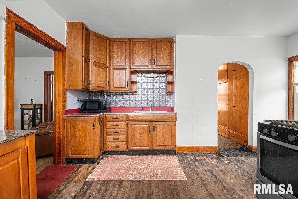 9410 New Liberty Road Walcott, IA 52773 - Photo 9 of 24 Gallery Image 9