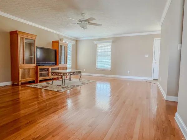 $329,900 | 225 Maple Run Estates Boulevard, Springville, IN 47462
