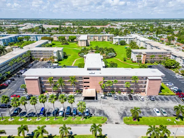 $1,650 | 2615 Northeast 1st Court, Unit 411, Boynton Beach, FL 33435