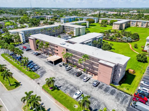 $1,650 | 2615 Northeast 1st Court, Unit 411, Boynton Beach, FL 33435