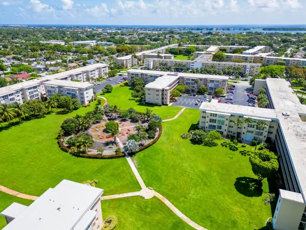 $1,650 | 2615 Northeast 1st Court, Unit 411, Boynton Beach, FL 33435