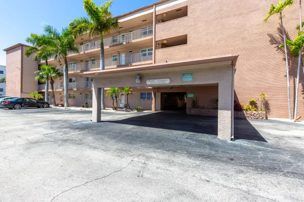 $1,650 | 2615 Northeast 1st Court, Unit 411, Boynton Beach, FL 33435