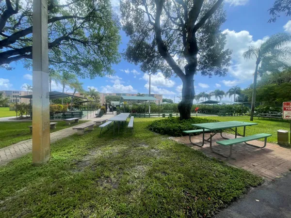 $1,650 | 2615 Northeast 1st Court, Unit 411, Boynton Beach, FL 33435