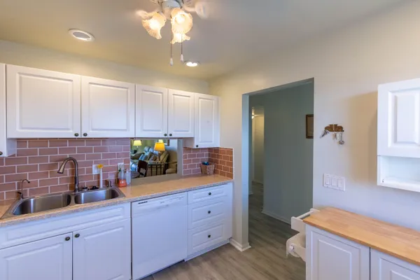$1,650 | 2615 Northeast 1st Court, Unit 411, Boynton Beach, FL 33435