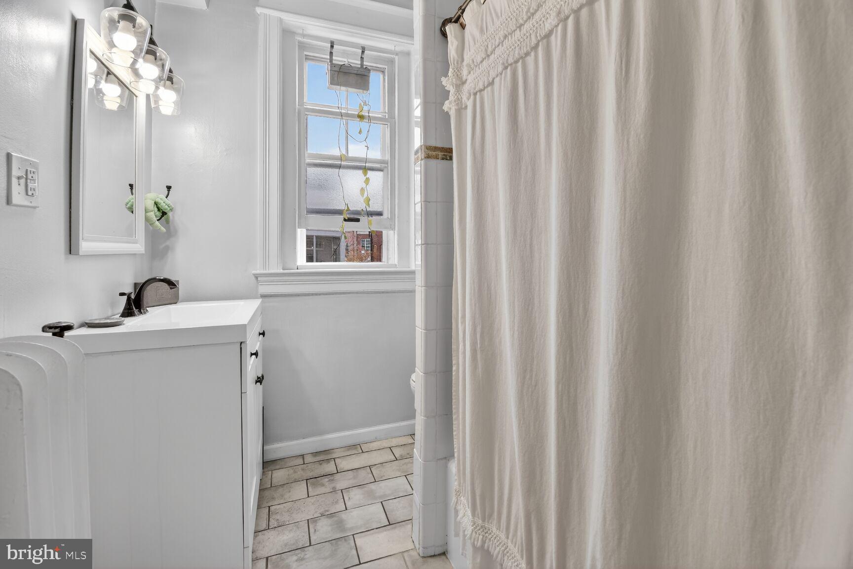 2009 Belmont Road Northwest, Unit 303 Washington, DC 20009 - Photo 13 of 20