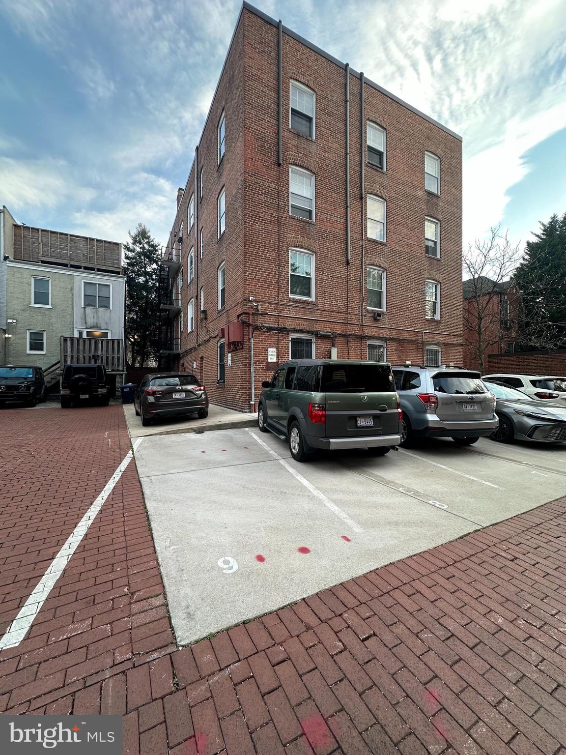 2009 Belmont Road Northwest, Unit 303 Washington, DC 20009 - Photo 18 of 20